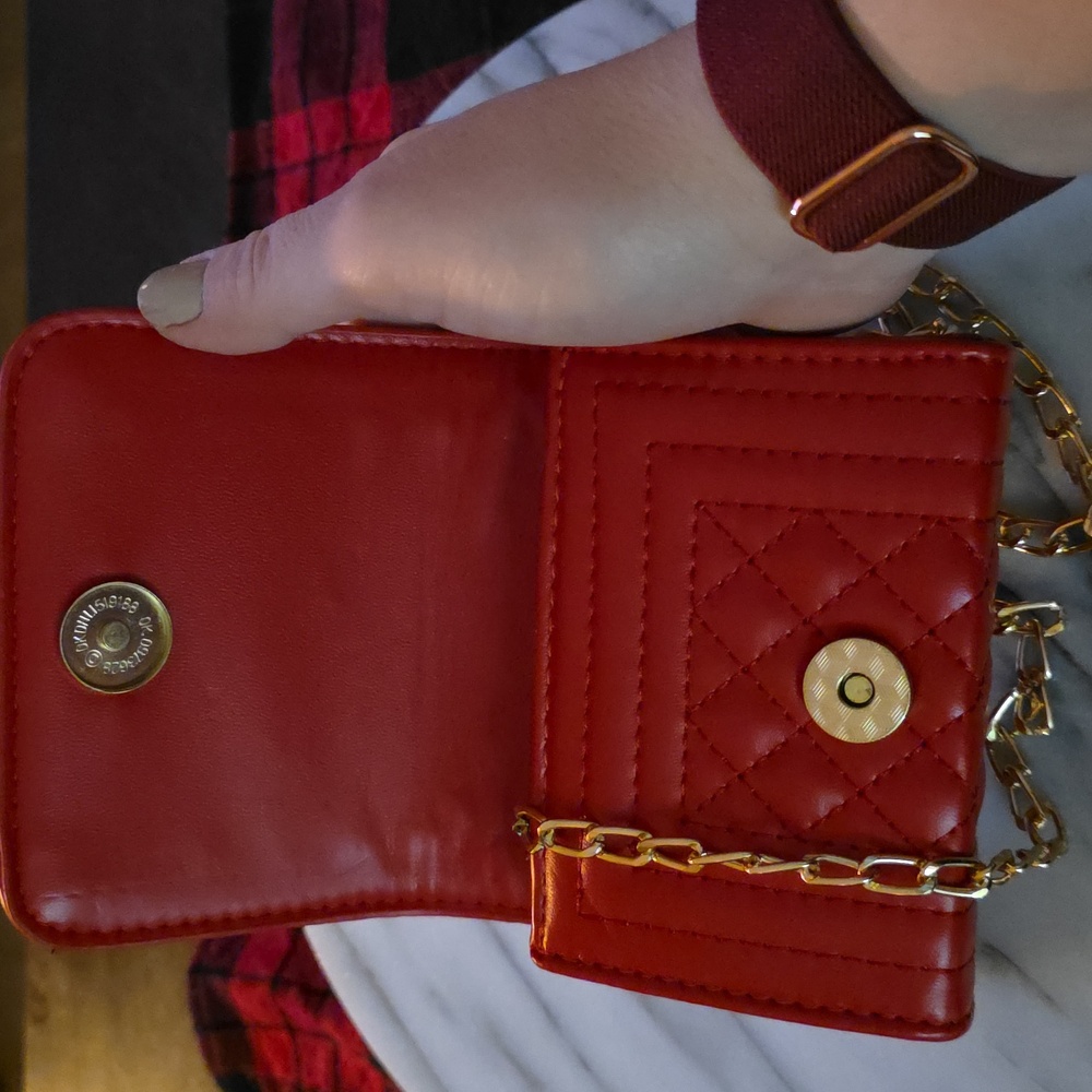 Red Quilted Chain Crossbody Bag ❤️ - Picture 7 of 12